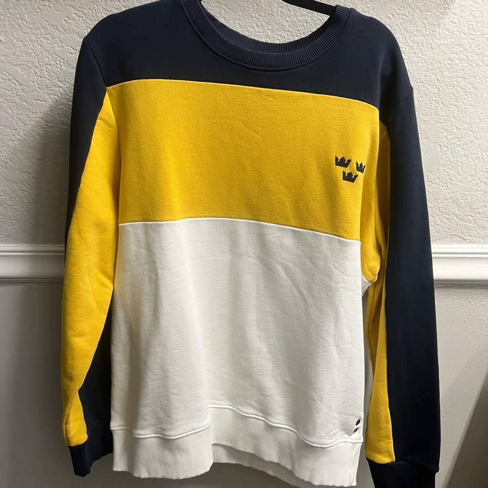 RON DORFF
PARIS - STOCKHOLM
Panneled Sweatshirt 3 Kronor
Urban Yellow Navy